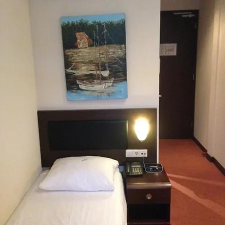 Centraal 酒店 阿纳姆